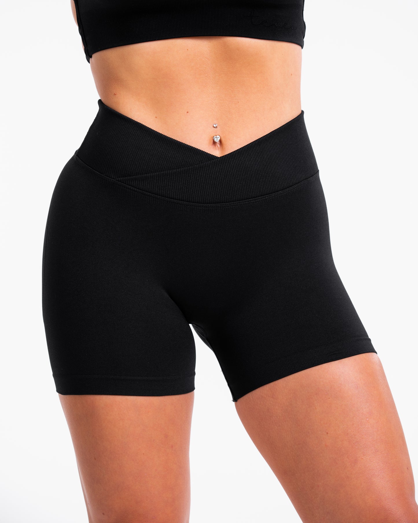 Short Covert Scrunch V-Shape Fearless « noir »