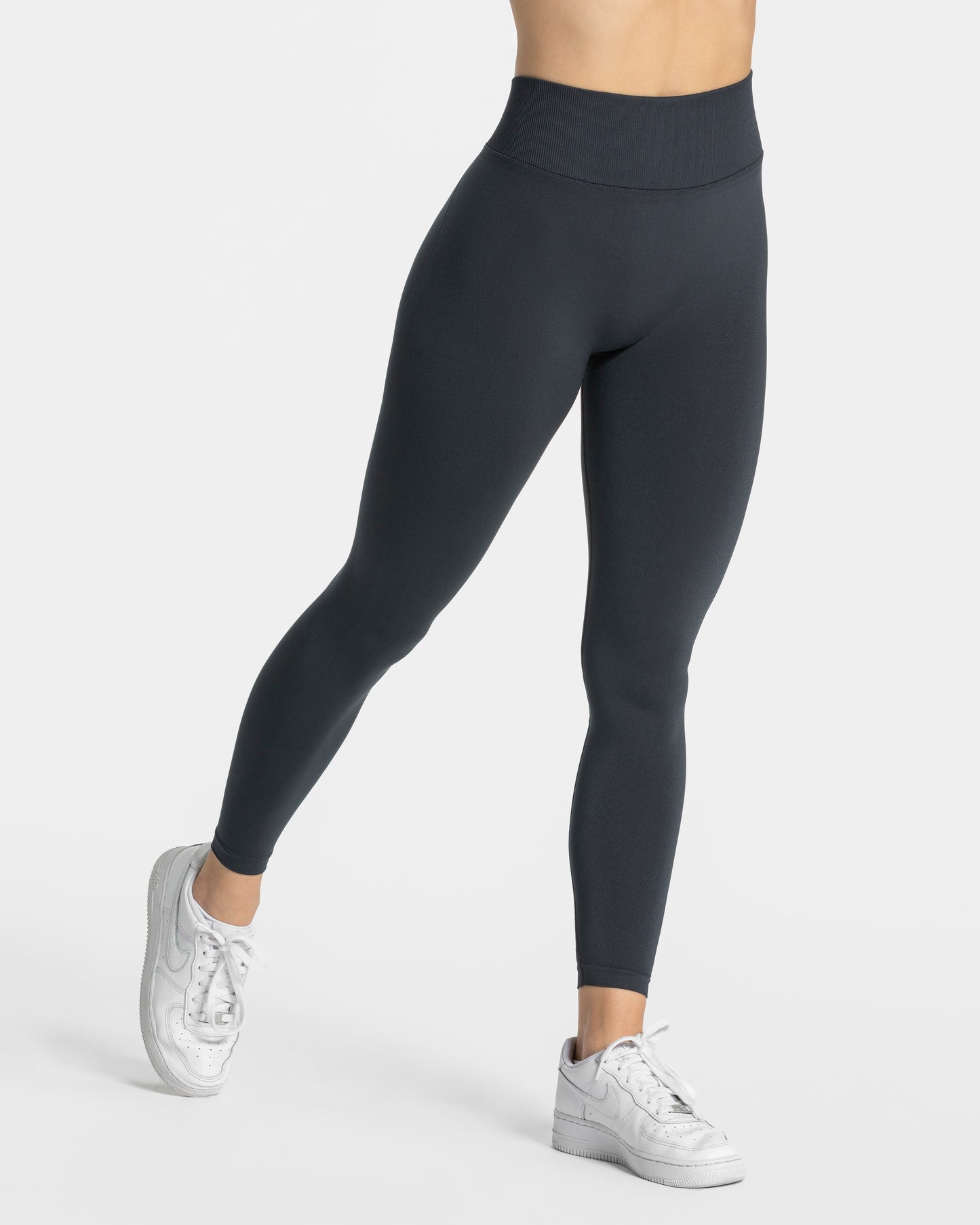 Legging dos en V Covert scrunch Essence « Ebony »