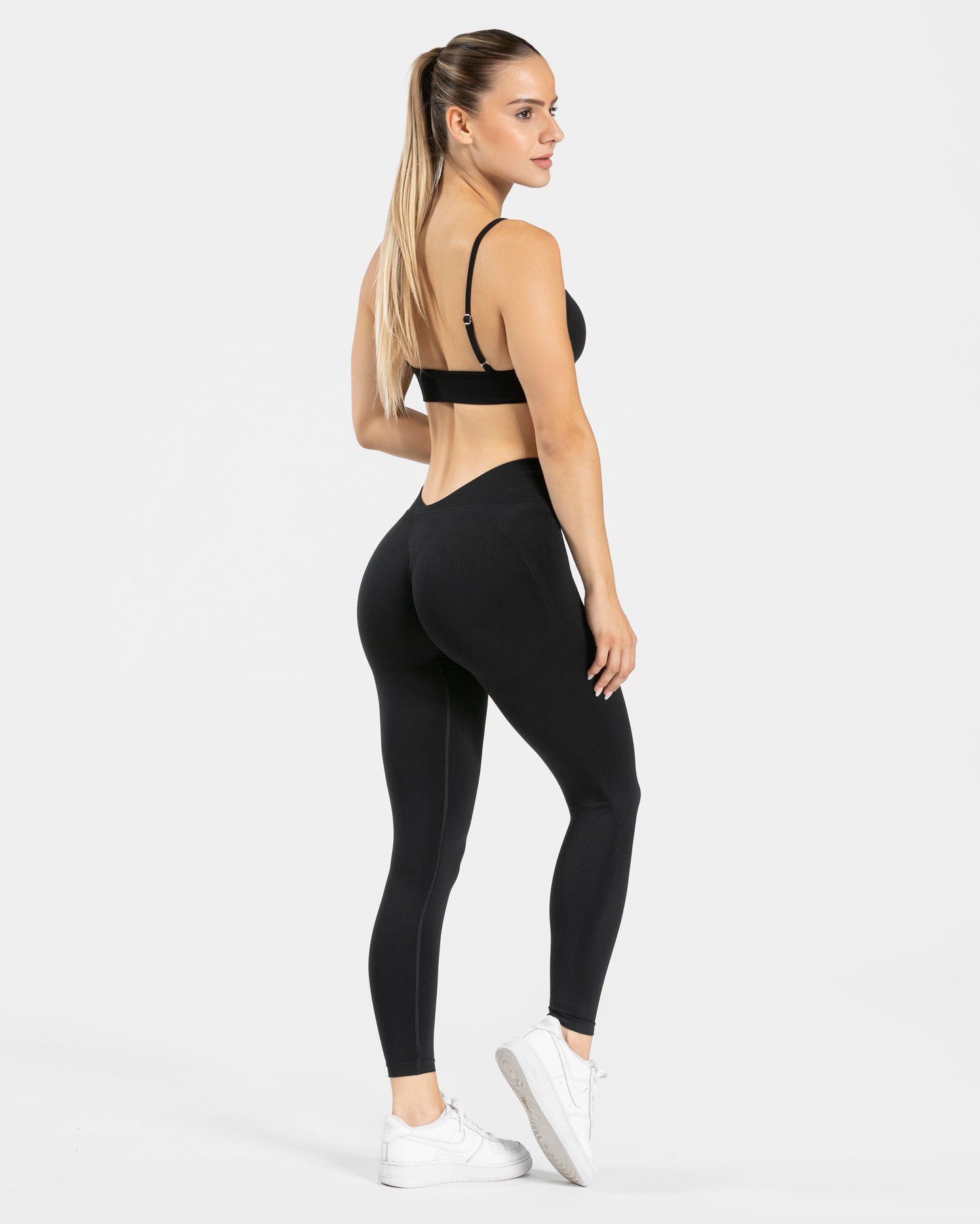 Legging dos en V Covert scrunch Essence « Noir »