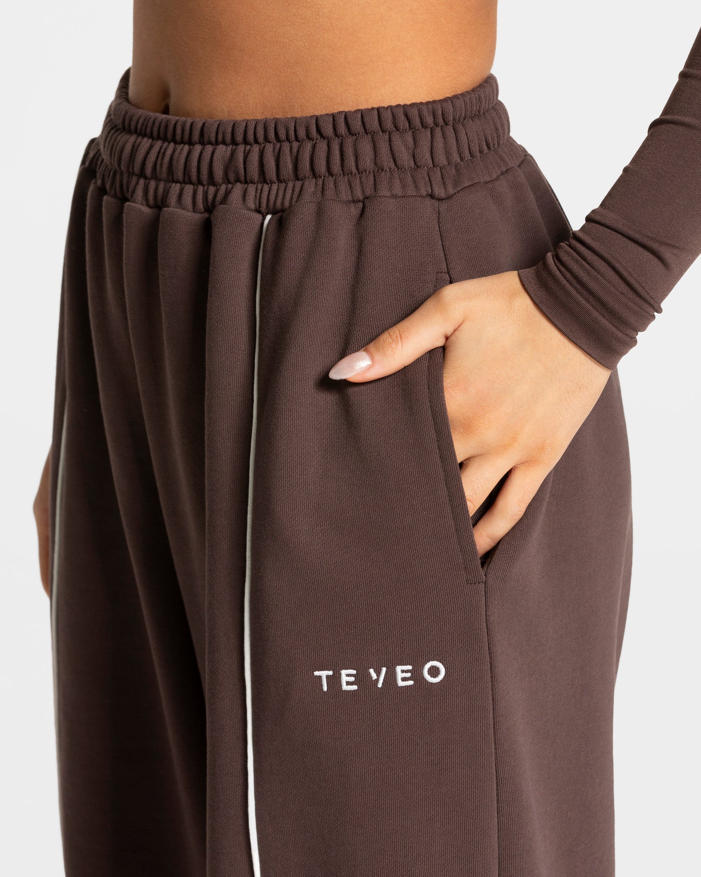 Ignite Wide Leg Jogger "Espresso"