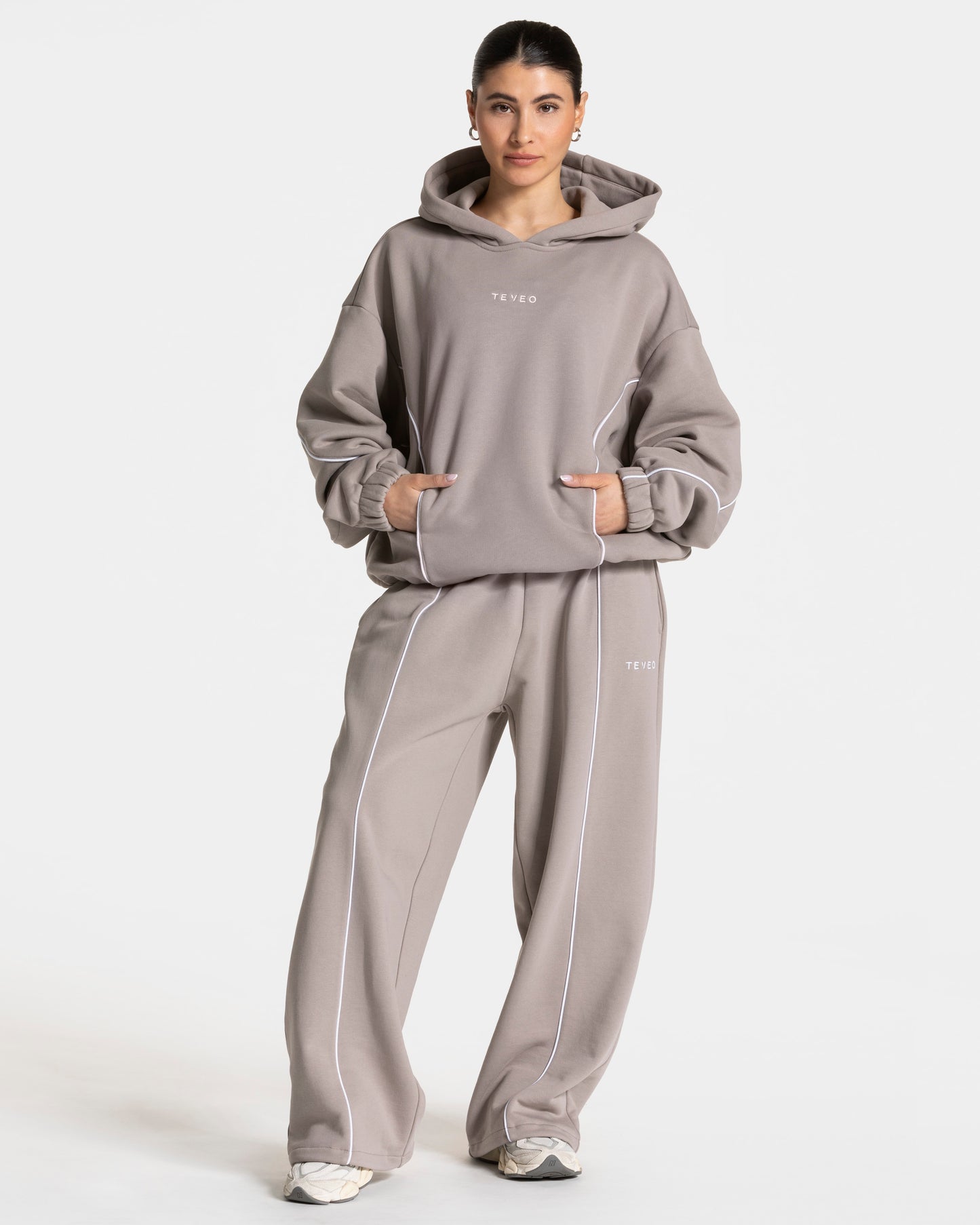 Ignite Hooded Sweater "Stone"