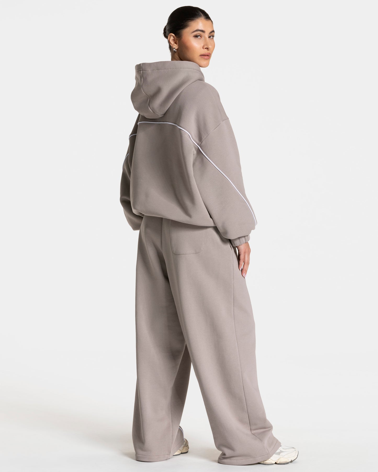 Ignite Hooded Sweater "Stone"