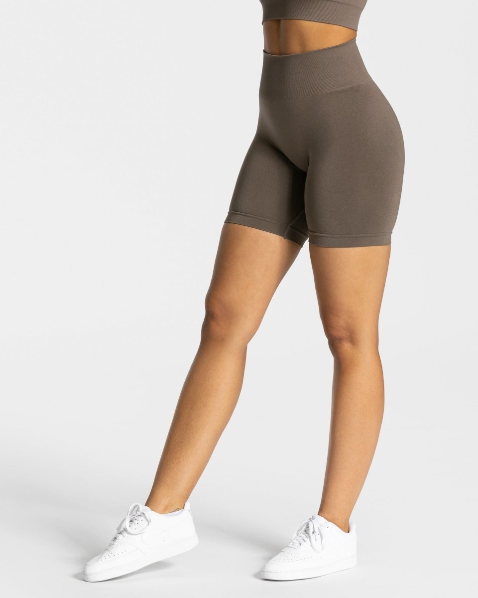 Classy Seamless Shorts "Taupe" - TEVEO